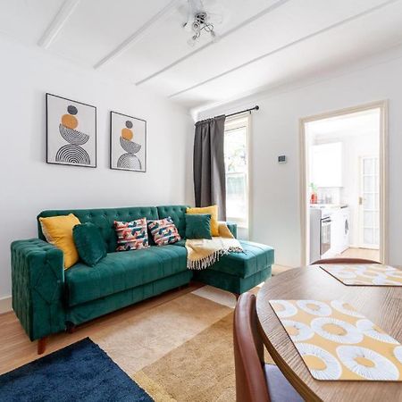 One Bedroom Flat In The Heart Of Brixton Лондон Екстериор снимка